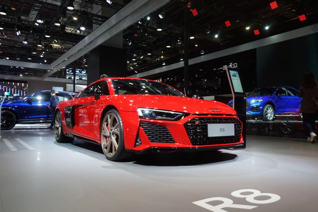 2021上海车展 | 战斗气息十足 搭5.2l v10发动机 全新奥迪r8亮相