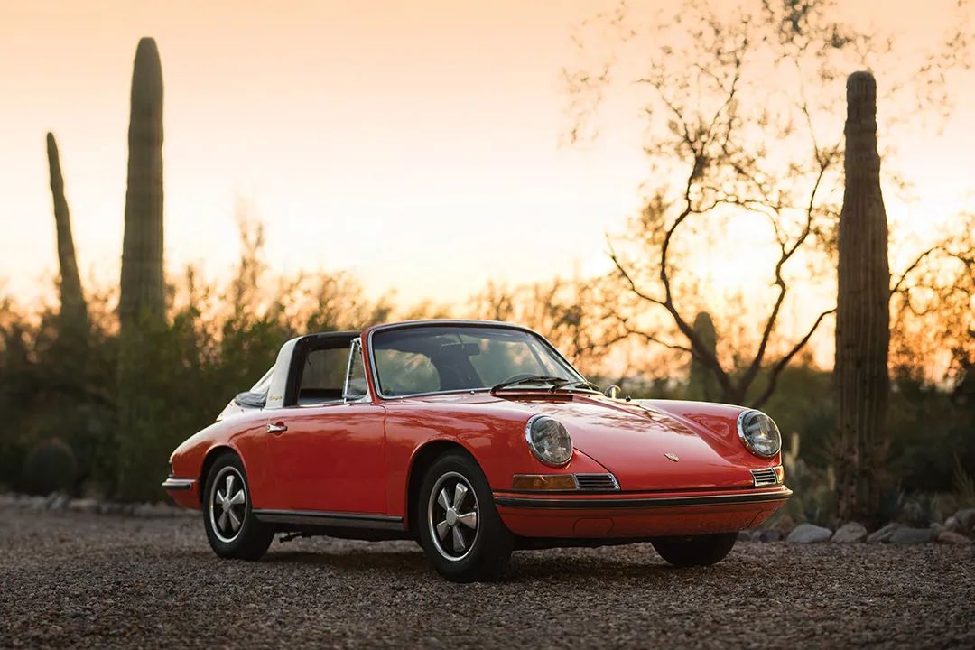 八代传承最美911运动与优雅的结合体保时捷911992targa